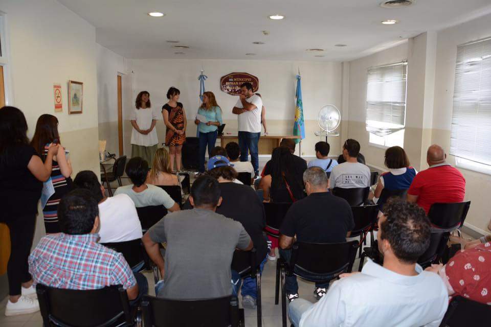 SAN VICENTE: Entrega de certificados y tarjetas magnéticas a los alumnos de Albañilería y Electricidad Domiciliaria 6