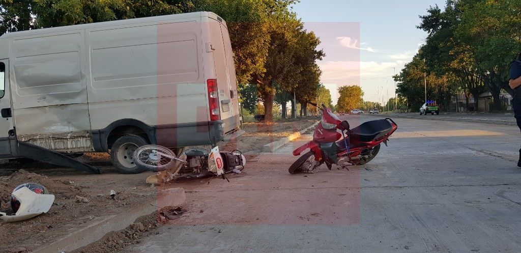 BRANDSEN: Grave accidente entre dos motos y una Camioneta en ruta 29 6