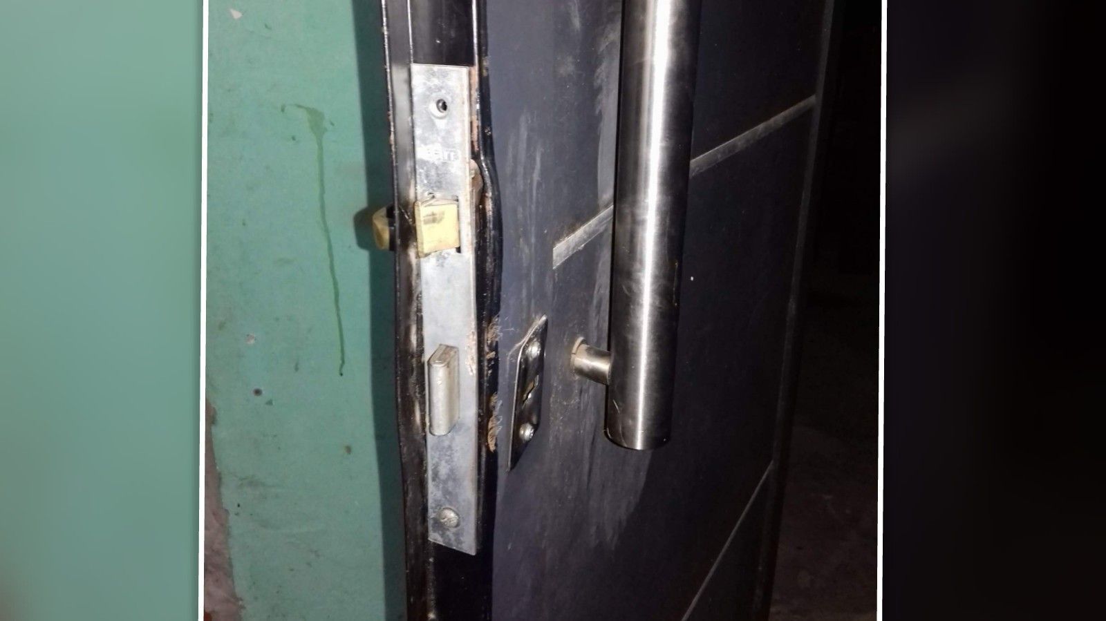 BRANDSEN: Barretearon la puerta de una vivienda e ingresaron a robar 4