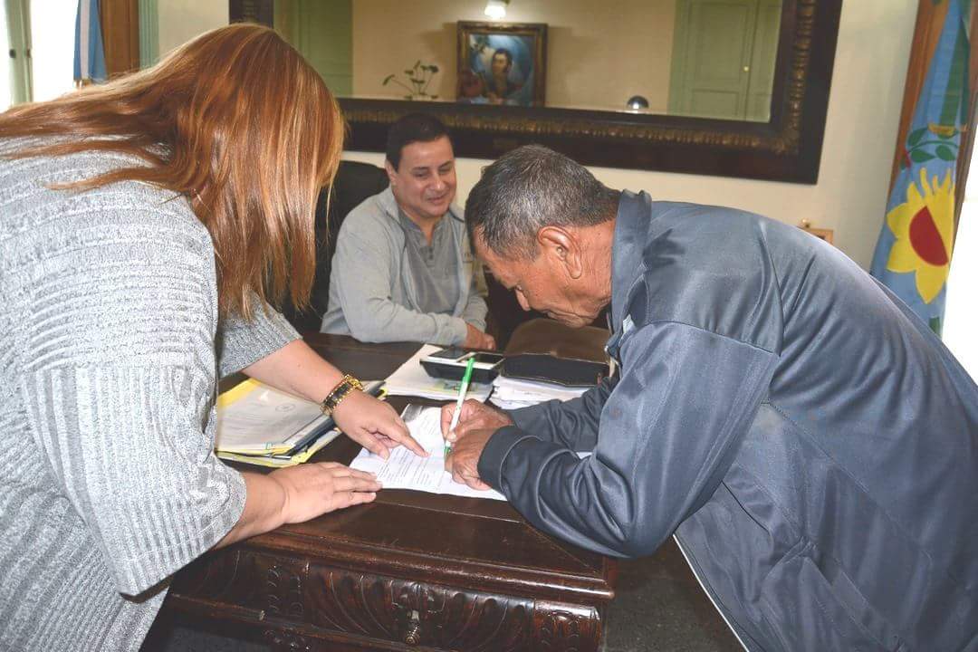 SAN VICENTE: El municipio le entregó audífonos a un vecino que no escuchaba 4
