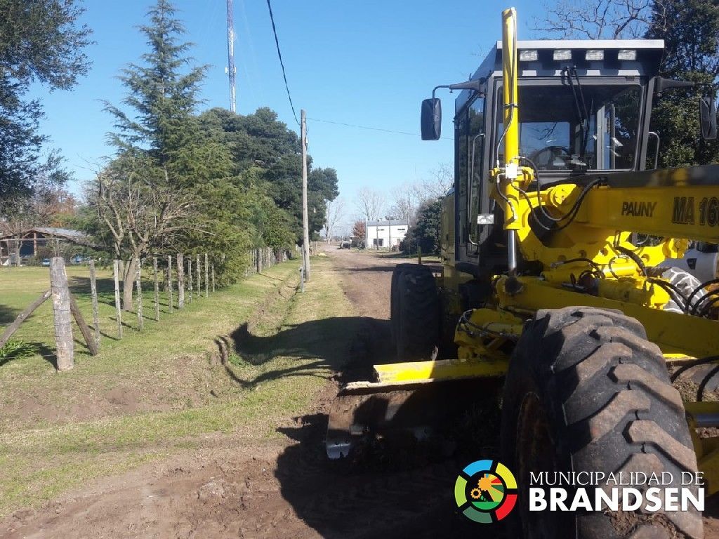 BRANDSEN: Se realizan trabajos en los caminos rurales 4