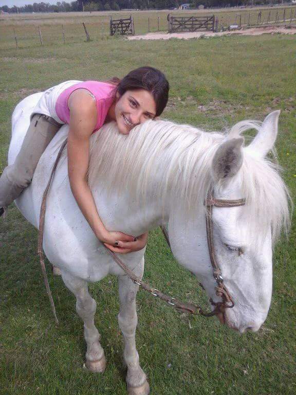 SAN VICENTE: Desesperada búsqueda de una joven a la que le robaron sus caballos. Ofrece recompensa 6