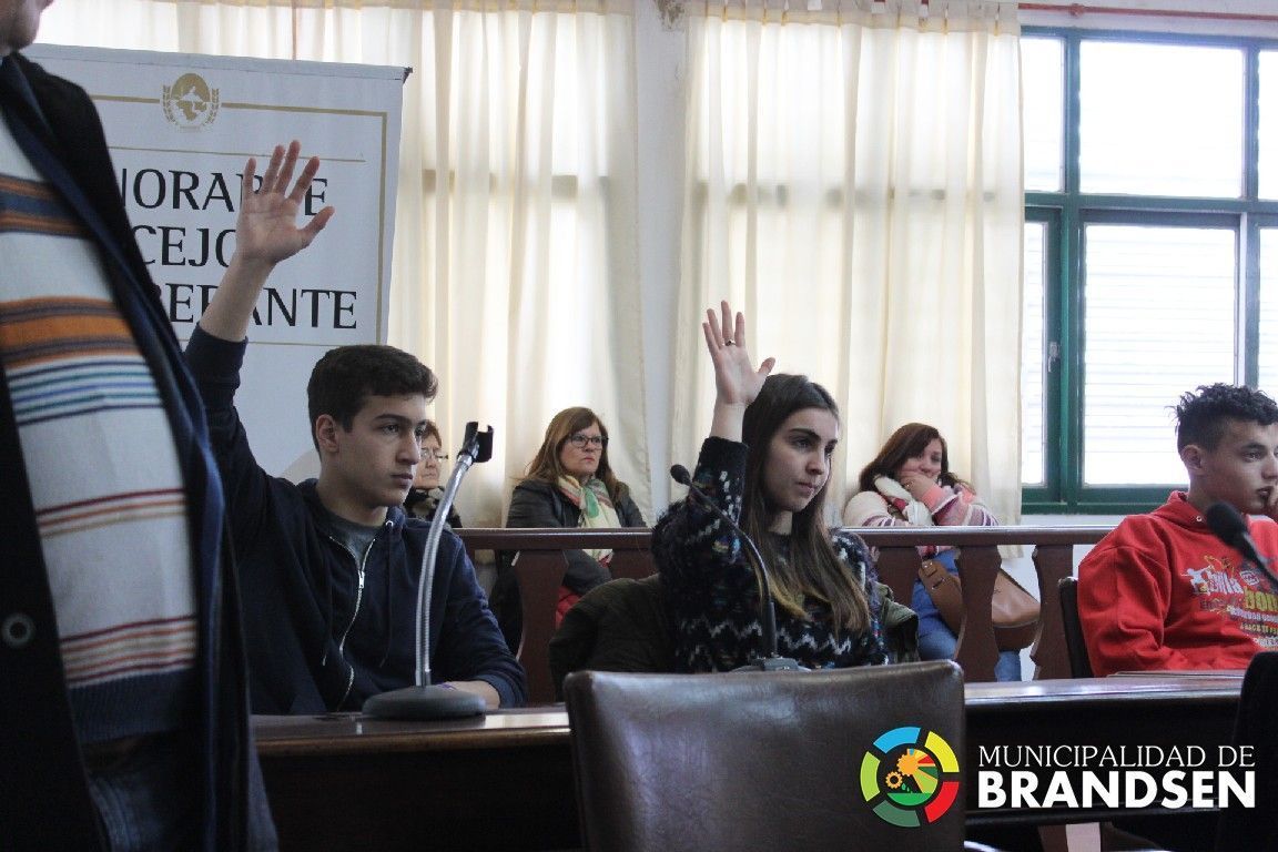 BRANDSEN: Se desarrolló la primera sesión del parlamento juvenil 7