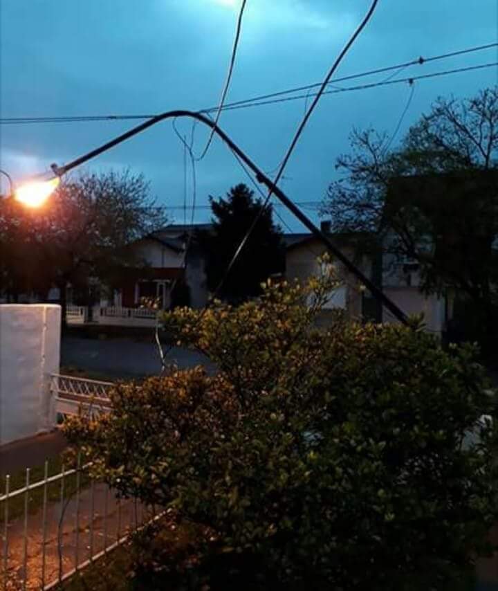 BRANDSEN: Inundaciones, voladuras de techos, caída de árboles y evacuados 32