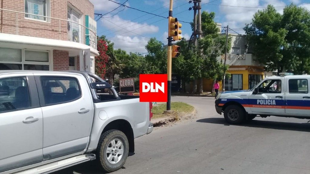 BRANDSEN: Grave accidente entre una moto y una camioneta en ruta 215 4