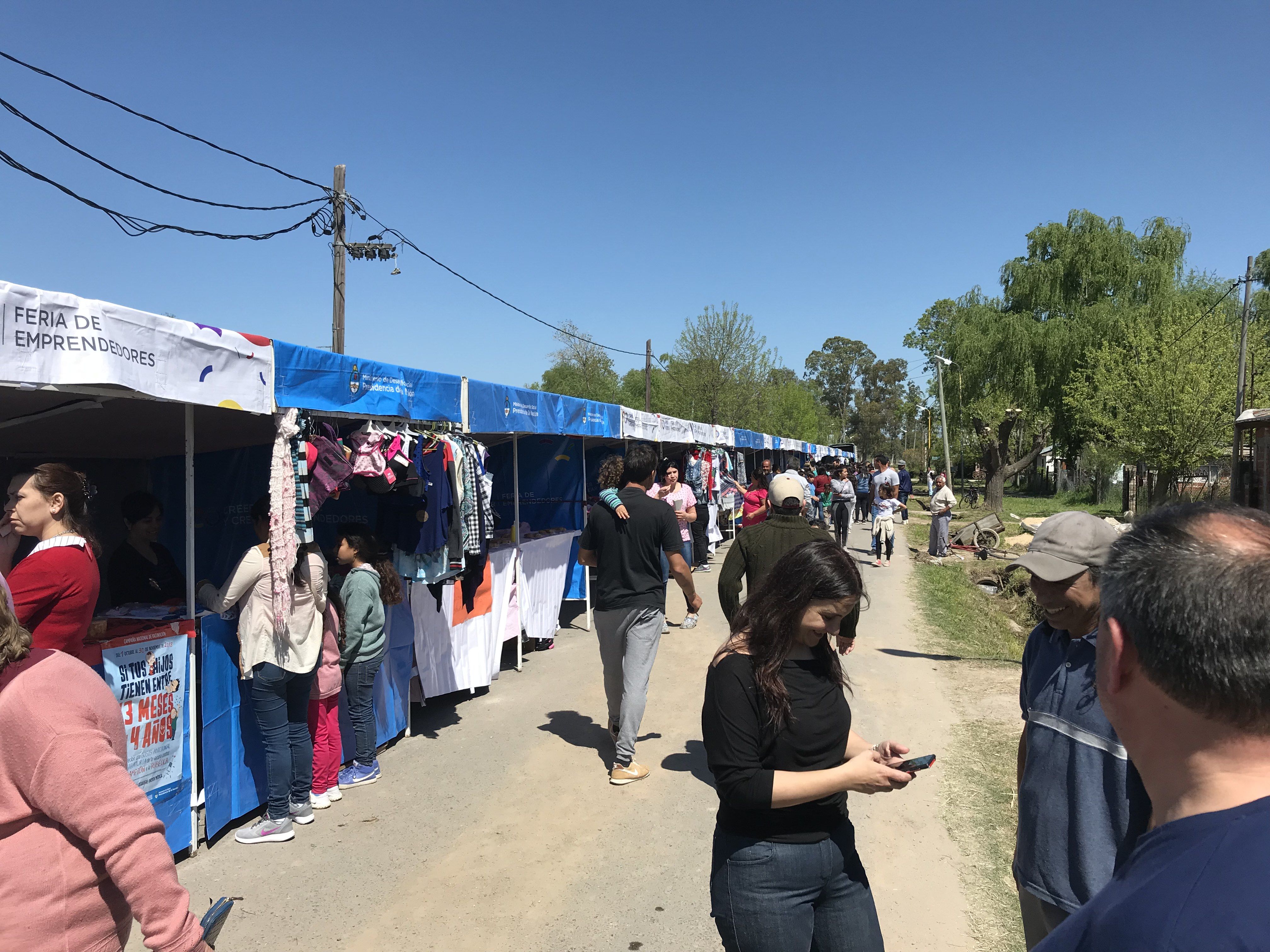 BRANDSEN: Posta de vacunación y feria en el Barrio Infanta Isabel 6