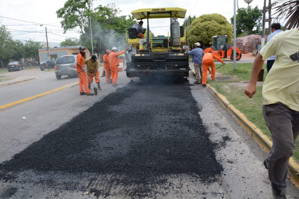 DOMSELAAR: Finalizó la repavimentación de Calle Laprida 4