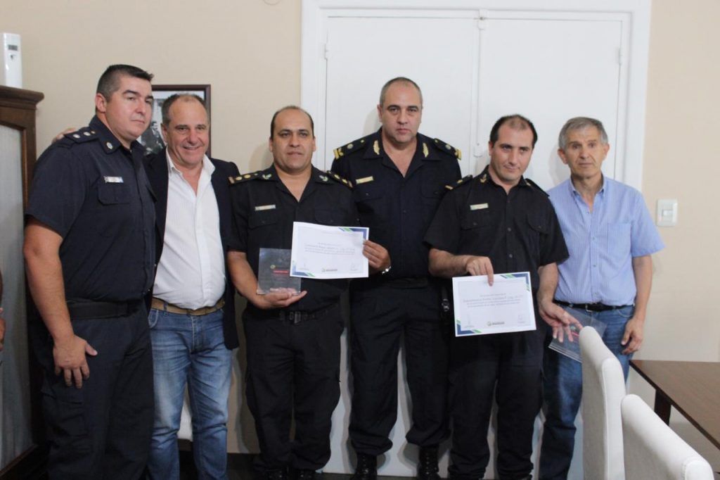 BRANDSEN: Se entregaron reconocimientos a policías 12