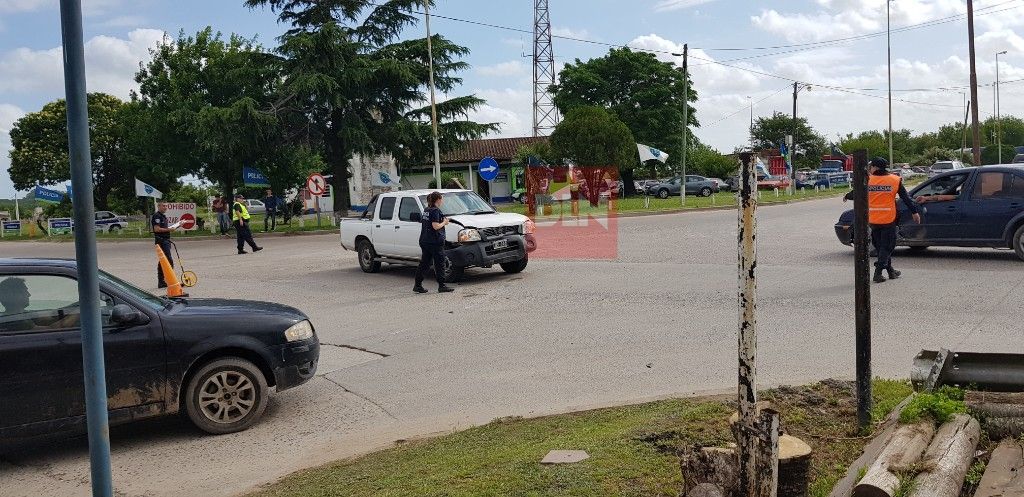 BRANDSEN: Chocaron dos vehículos en la intersección de las rutas 210 y 215 4