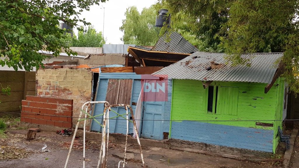 BRANDSEN: El temporal arrasó con una vivienda de barrio República 9