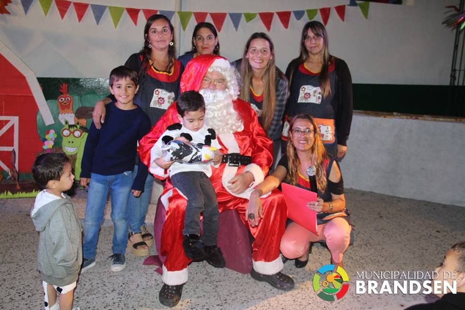 BRANDSEN: Se realizó el acto de fin de año del CAI Rayito de Luz Jeppener 12
