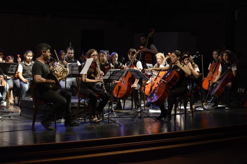 LOBOS: La Orquesta Escuela Municipal llevó a cabo su cierre anual 12