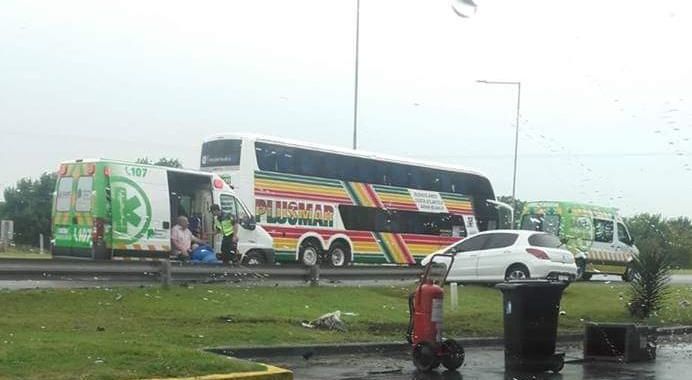 BRANDSEN: Cuatro heridos tras chocar 2 autos en la Ruta 2 4