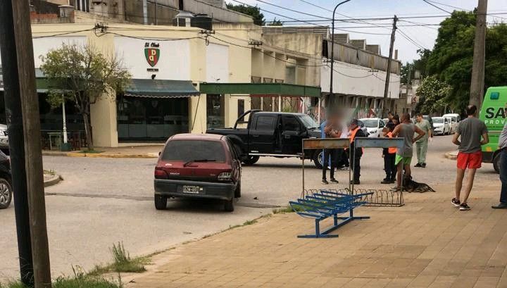 BRANDSEN: Accidente entre dos vehículos en el centro de la ciudad 4