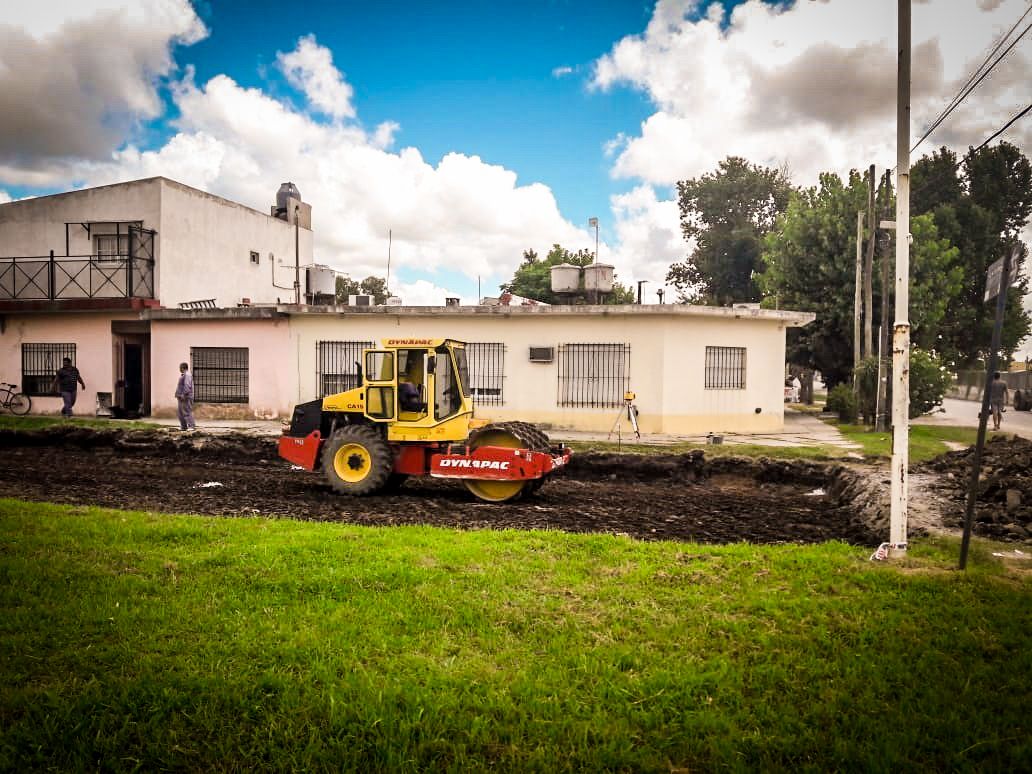 PTE. PERÓN: Comenzaron trabajos de pavimentación en la calle 108 de San Pablo 4
