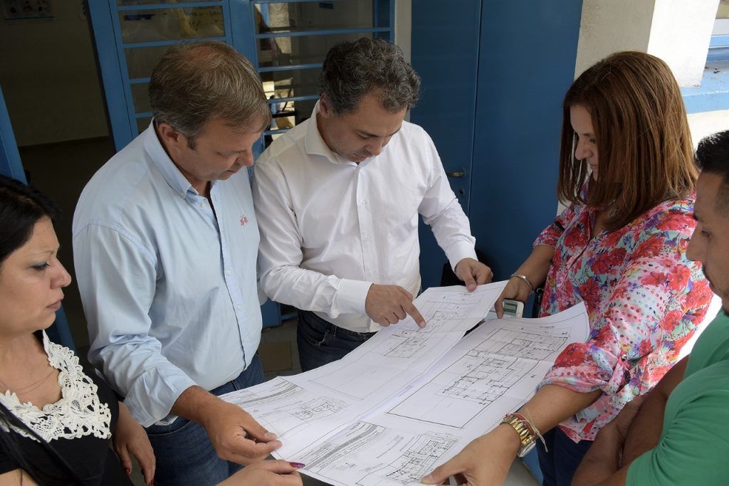 ALTE. BROWN: Cascallares recorrió las obras de los CAPS del partido 6