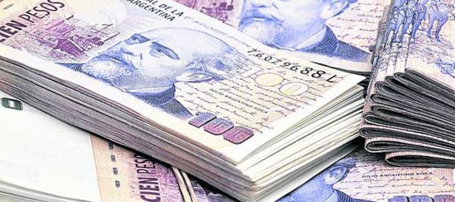 Mujer policía le robó dinero a una jubilada de 87 años 4
