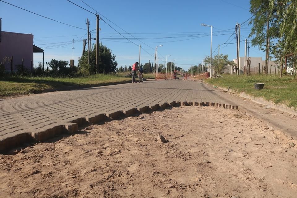 RANCHOS: Ejecutan obras de bacheo en diferentes arterias del distrito 6