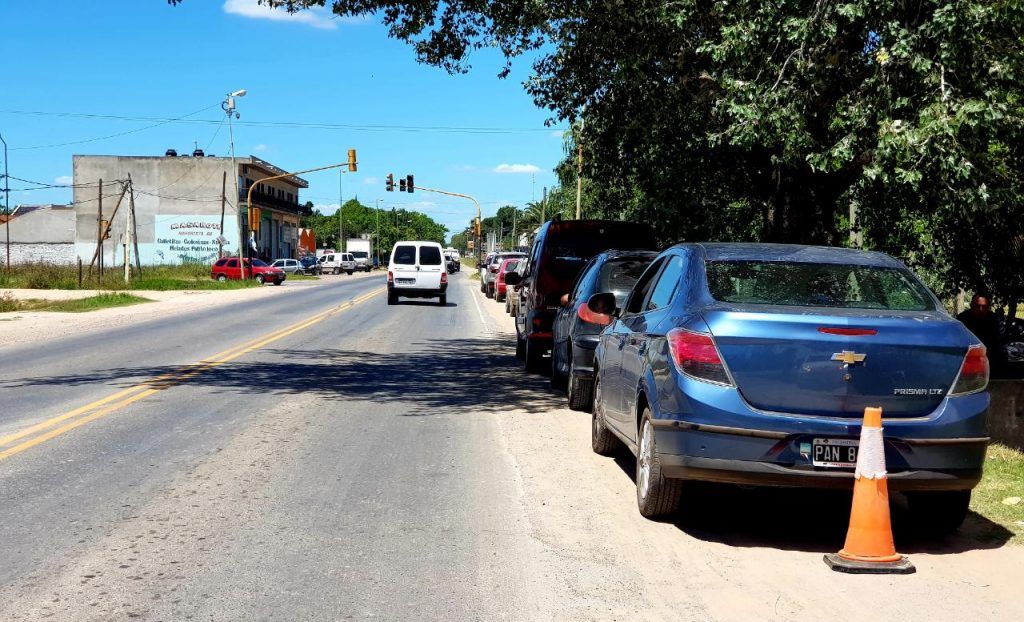 BRANDSEN: Llegó la VTV al distrito. Decenas de automóviles esperan por un turno 11