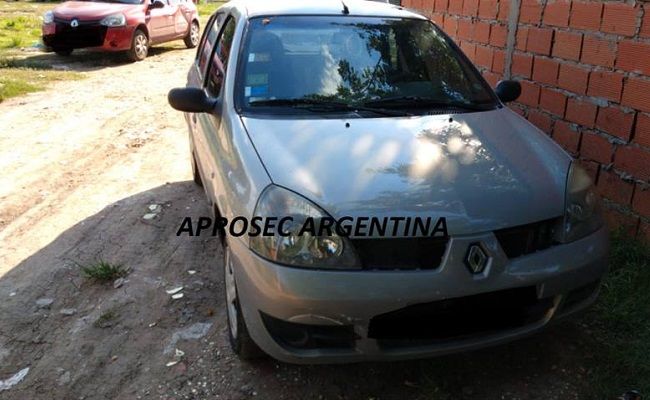 ADROGUÉ: Tres ladrones armados le robaron a un bombero y se fugaron en su auto 6
