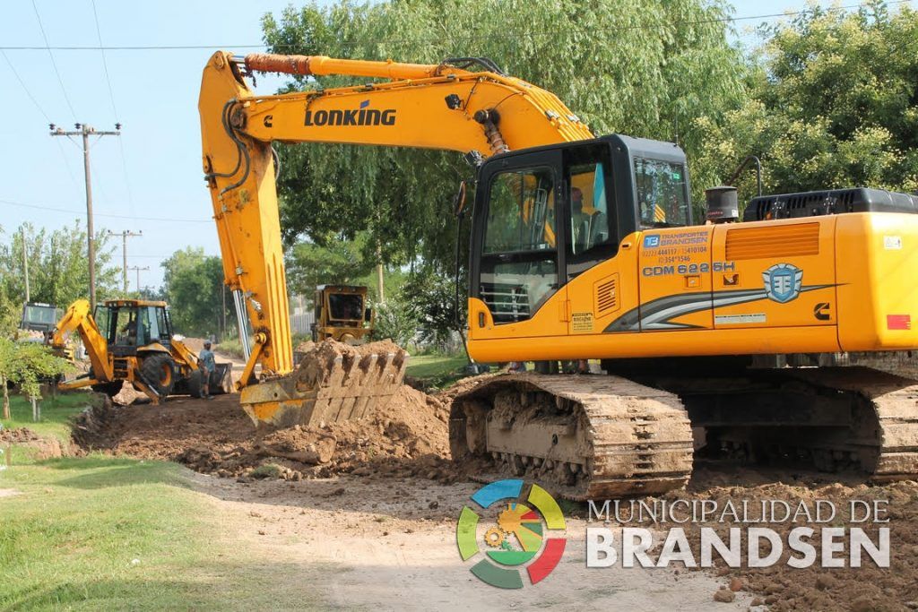 BRANDSEN: Comenzó la pavimentación de Calle Alberti 4
