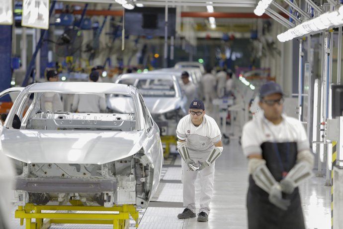 Peugeot suspendió a 2.000 trabajadores por la caída de las ventas 4