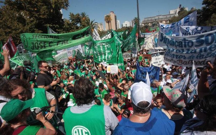 Docentes van a paro por 72 horas. Estatales, judiciales y médicos los acompañarán 4