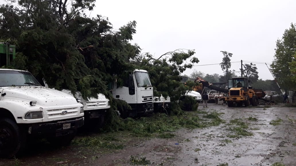 Violento temporal en Monte causó destrozos y hay personas evacuadas 10