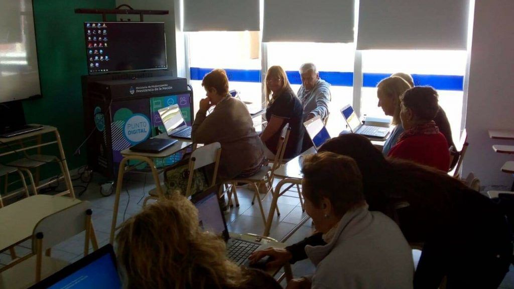 LOBOS: El "Punto Digital" es una realidad y ya funciona en el distrito 4