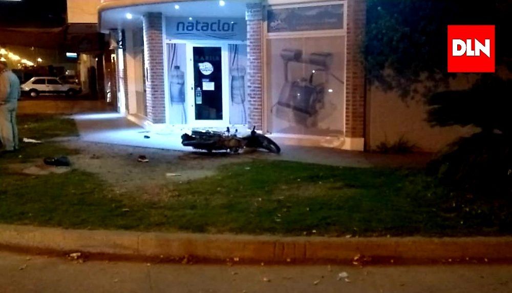BRANDSEN: Grave accidente entre un auto y una moto en Larrea y ruta 215 ...