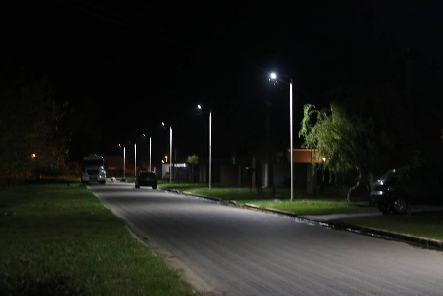 RANCHOS: Llevan a cabo la instalación de luminarias en el Barrio Compartir 4