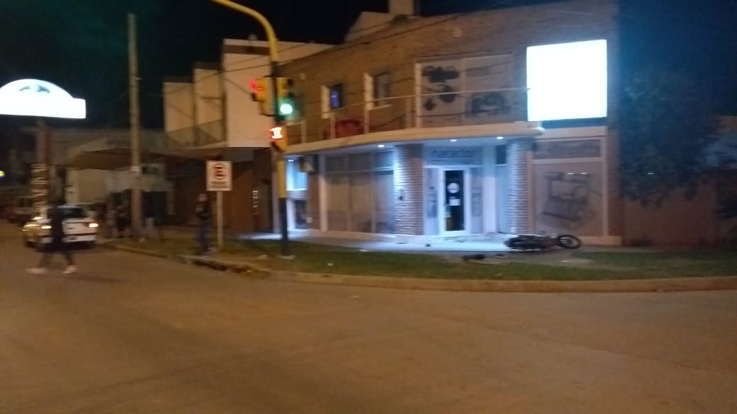 BRANDSEN: Grave accidente entre un auto y una moto en Larrea y ruta 215 4