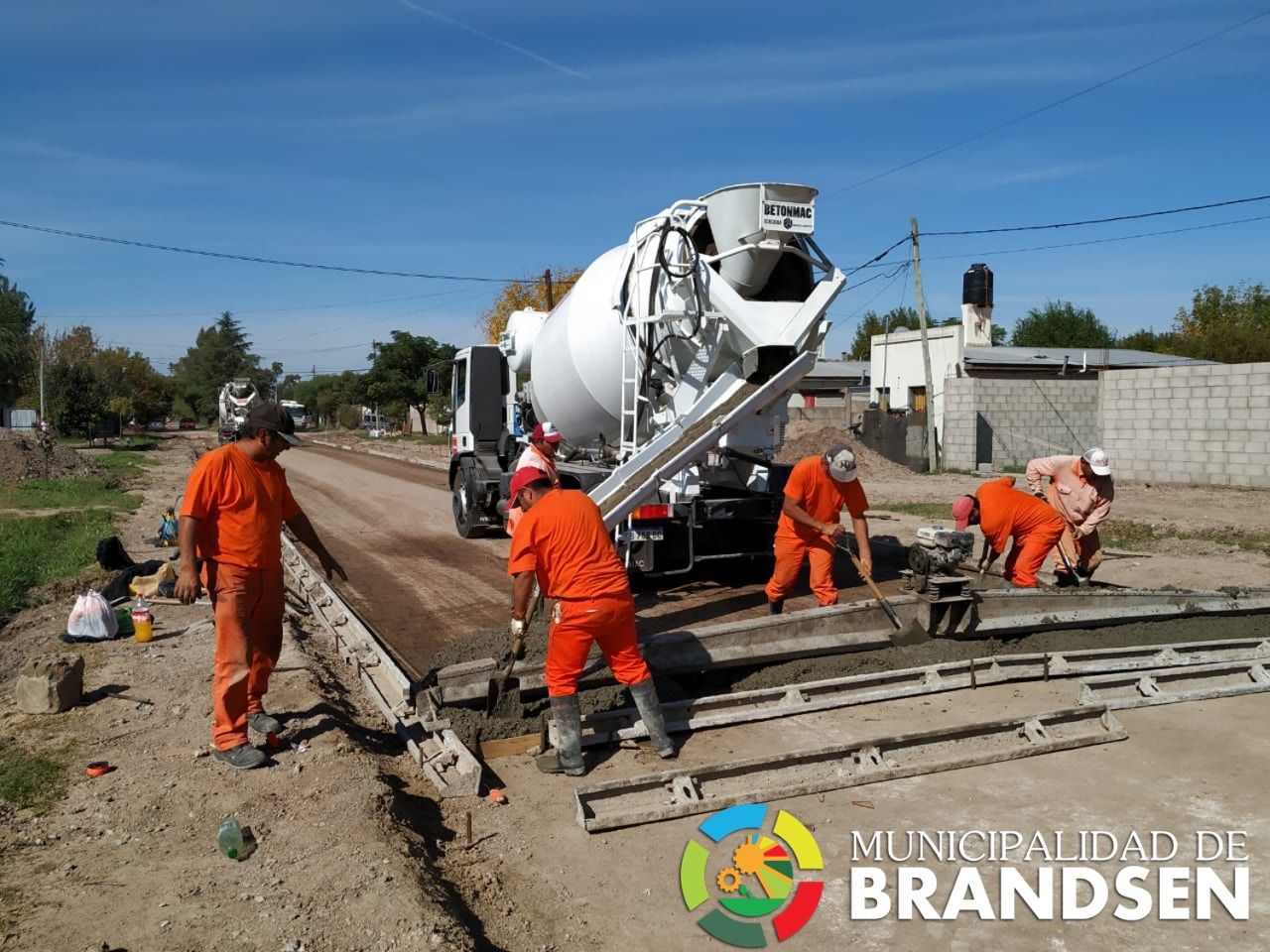 BRANDSEN: Comenzó la pavimentación de calle 12 4