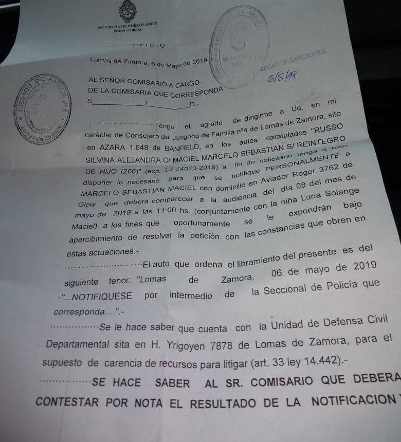 Una mamá desesperada busca a su hija tras ser arrebatada por su ex en Glew 6
