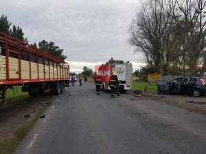 BRANDSEN: Grave accidente entre un auto y un camión en ruta 215. Una mujer herida 10