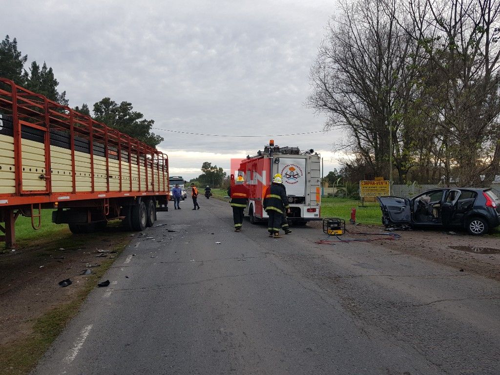 BRANDSEN: Grave accidente entre un auto y un camión en ruta 215. Una ...