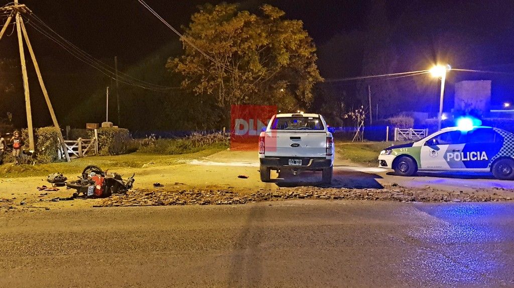 BRANDSEN: Violento choque entre una moto y una camioneta en ruta 215. Un joven grave 7
