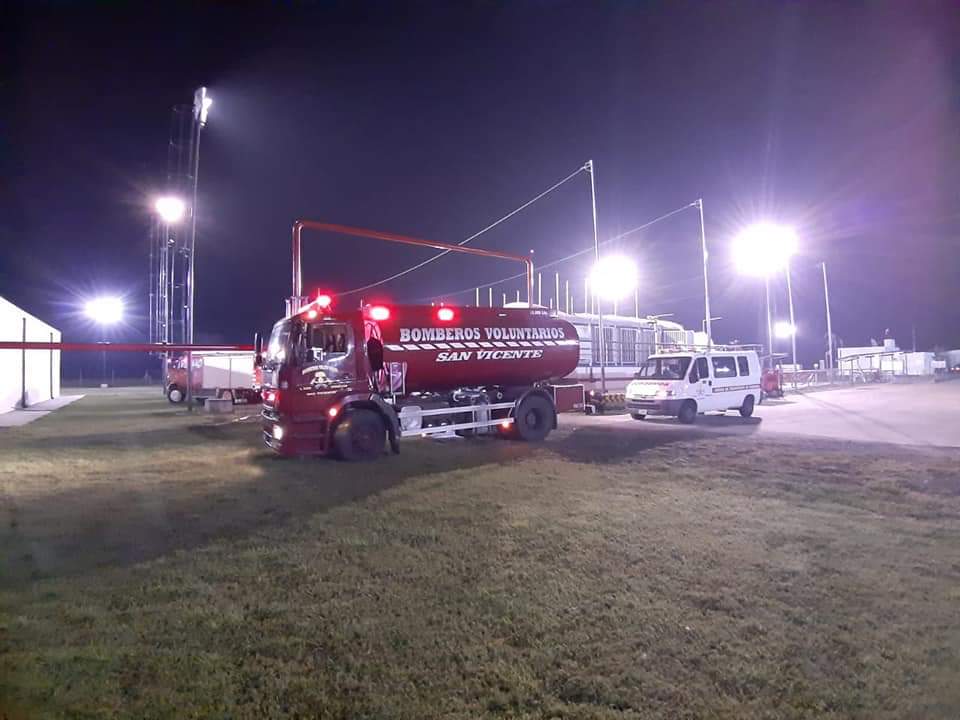 Domselaar: "el incendio en la planta de gas está controlado y no hay riesgos" 12