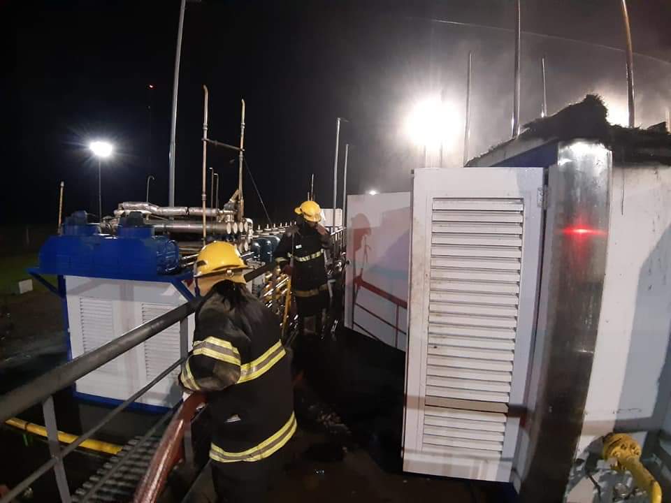 Domselaar: "el incendio en la planta de gas está controlado y no hay riesgos" 11