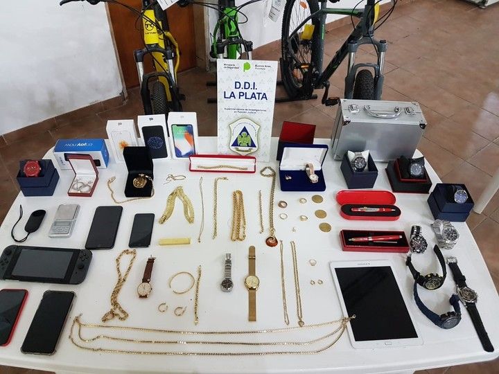 La Plata: Cayó una banda que espiaba víctimas con un dron y realizaba entraderas 16