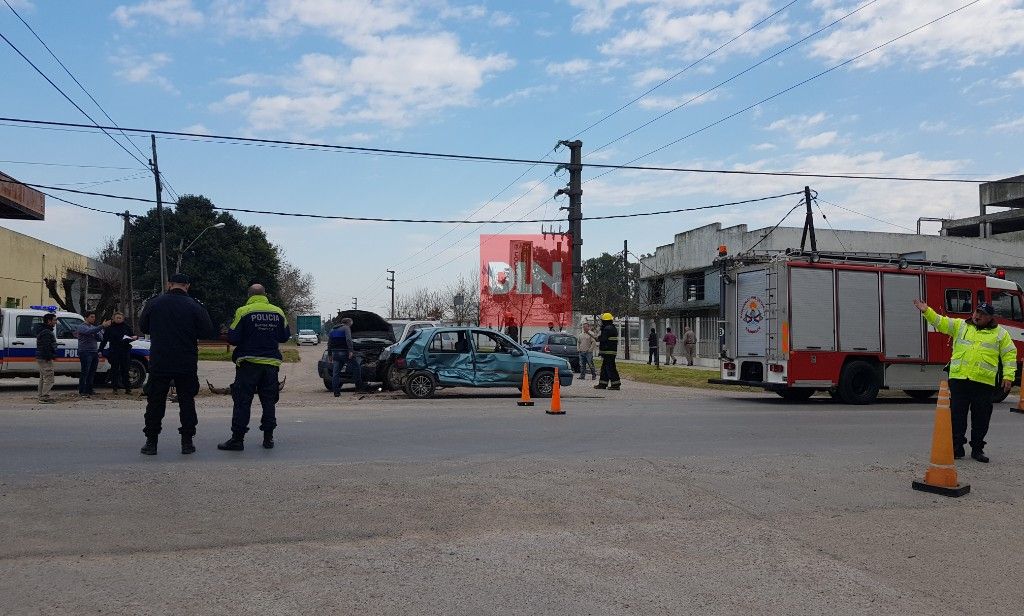 BRANDSEN: Fuerte choque entre dos vehículos en ruta 210 7