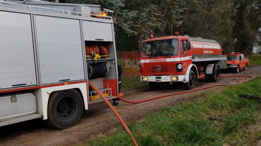 Feroz incendio arrasó con una vivienda de Brandsen: las pérdidas fueron totales 7