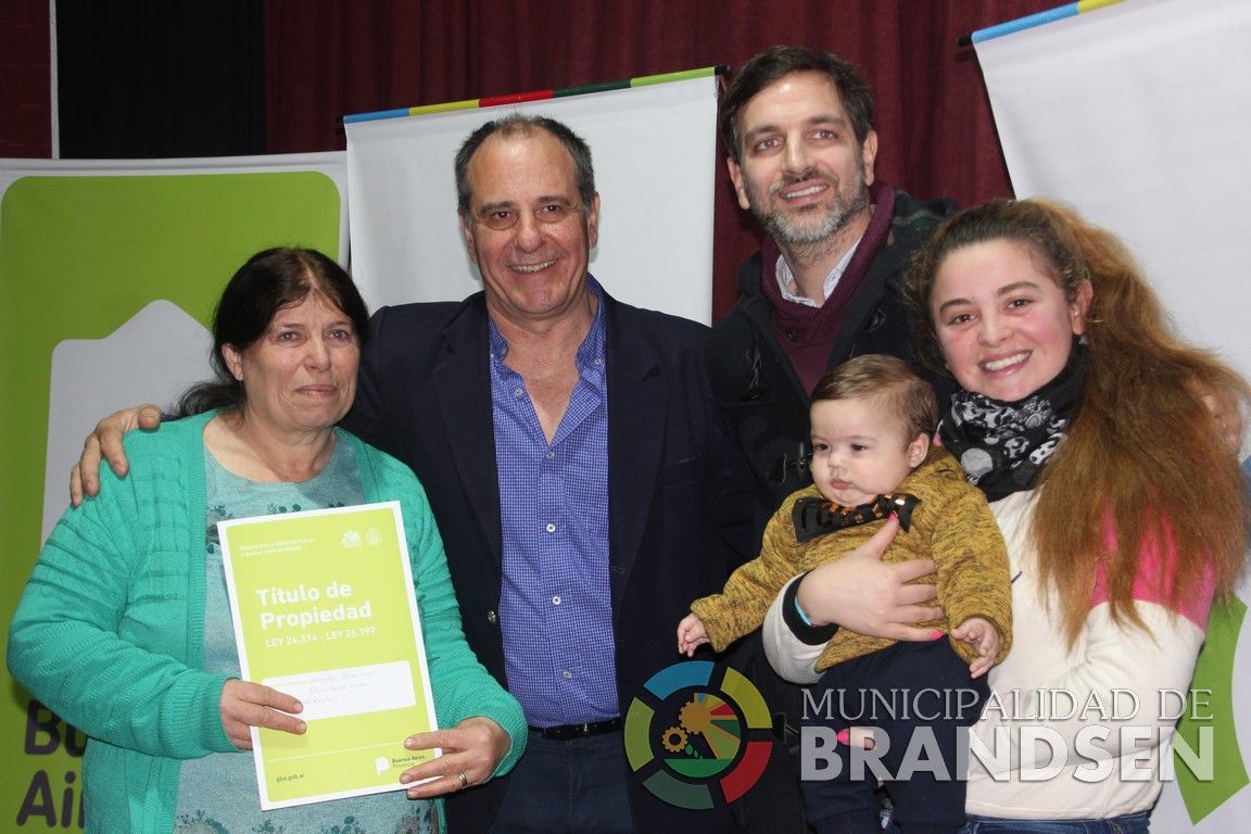 BRANDSEN: El intendente hizo entrega de 40 escrituras 6