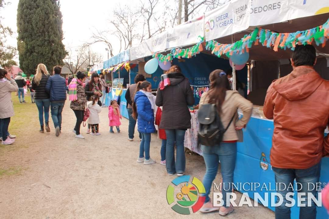 Brandsen festejó el día del niño en la Plaza Hipólito Yrigoyen 10