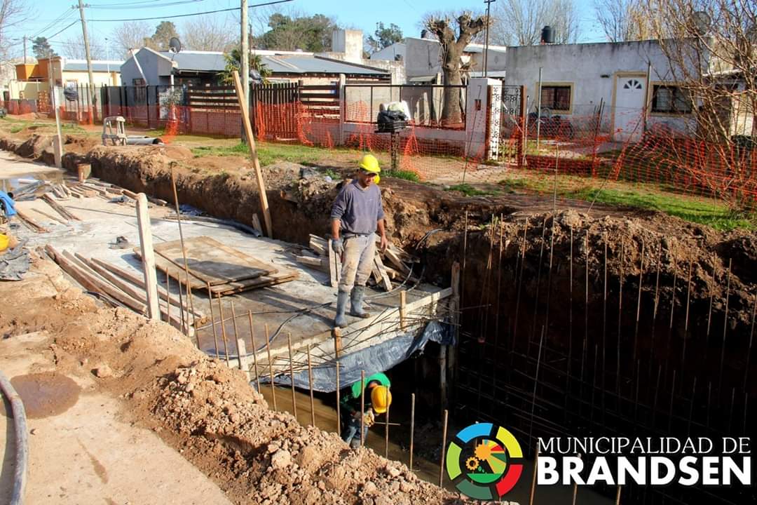 BRANDSEN: Avanza la obra del canal aliviador 6