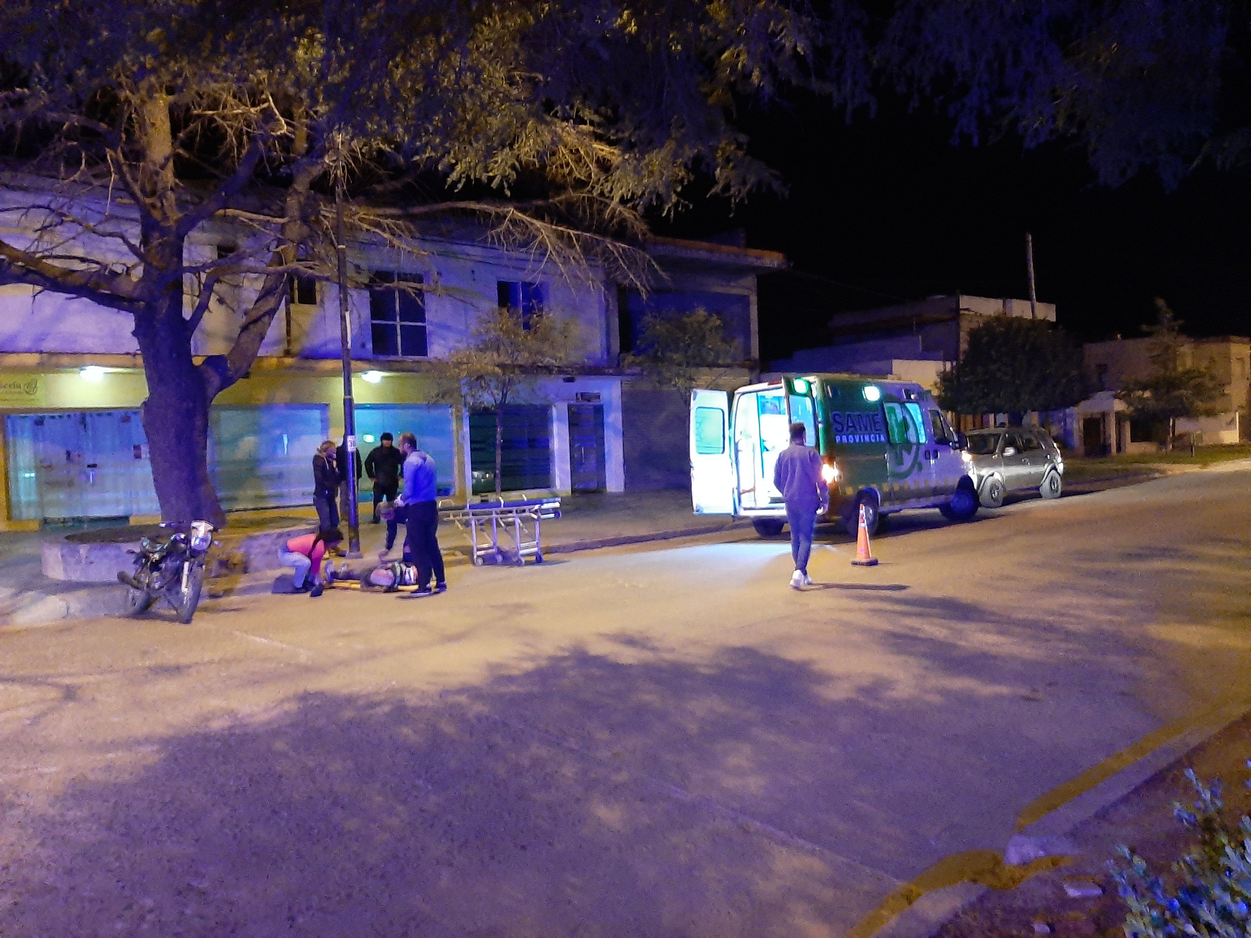 BRANDSEN: En menos de una hora se produjeron dos accidentes con motos en el centro de la ciudad 7