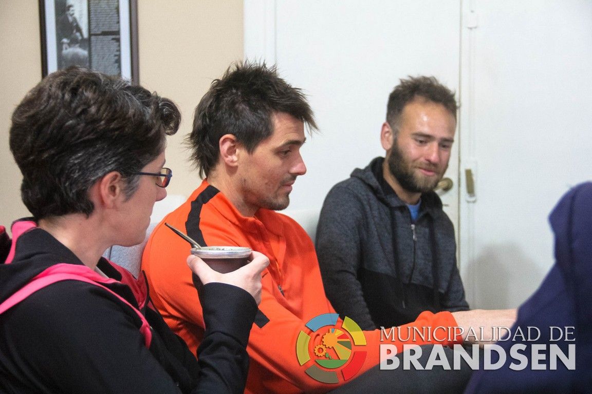 BRANDSEN: El intendente municipal recibió en su despacho a deportistas locales 7