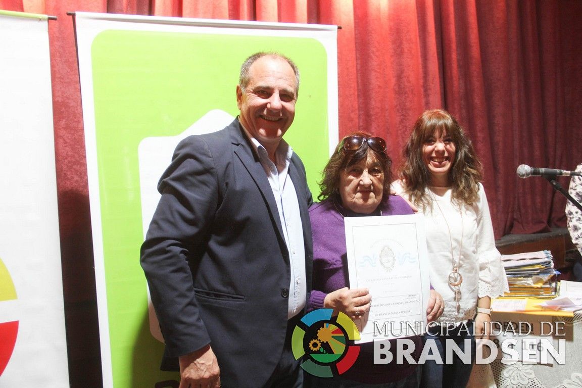 BRANDSEN: El municipio entregó veinticinco escrituras y firmó otras 116 13