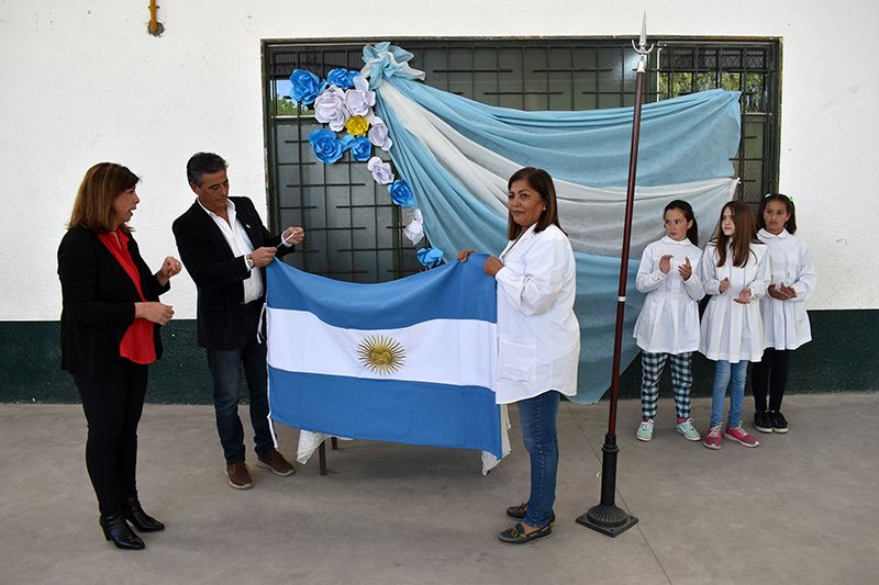 LOBOS: Inauguraron las obras de remodelación de la Primaria N°9 y la Secundaria N°4 6