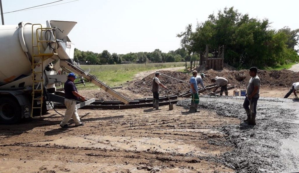 BRANDSEN: Continúa la pavimentación de calle Jones 4